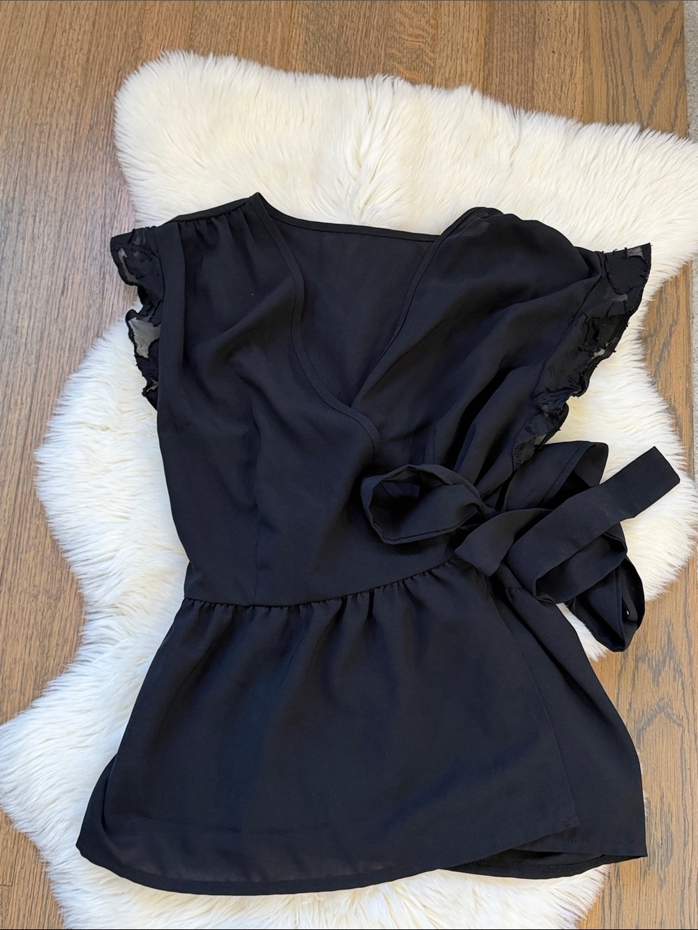 SHEIN Curve Black 2XL Women’s Solid black wrap Top